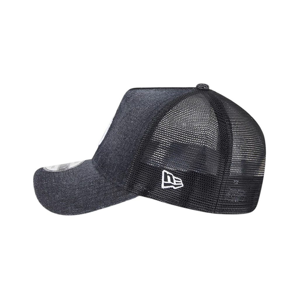 New Era 940 Trucker A-Frame Washed Denim Snapback New York Yankees Black Cap