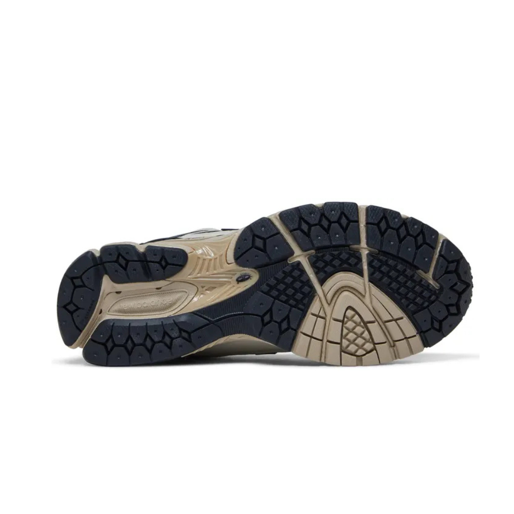 New Balance 1906R size? Exclusive Blacktop Mindful Grey