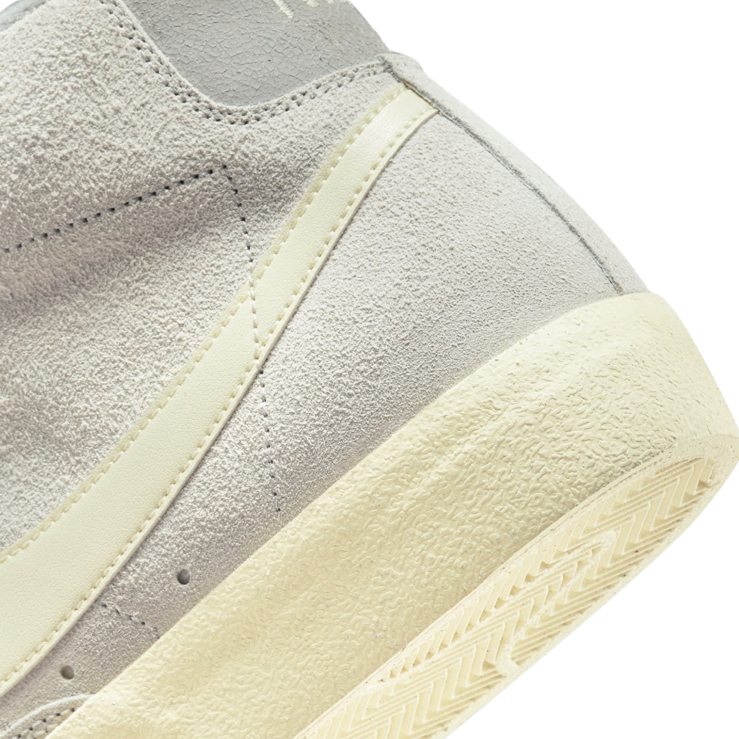 Nike Blazer Mid 77 Premium Vintage Light Bone Coconut Milk Medium Grey