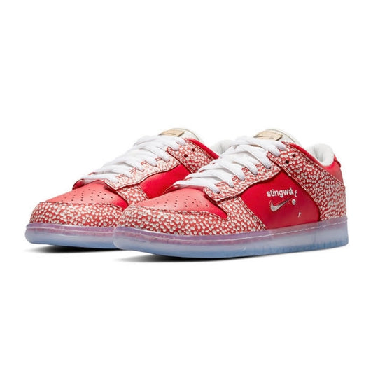 Dunk SB Low Stingwater Magic Mushroom by Nike