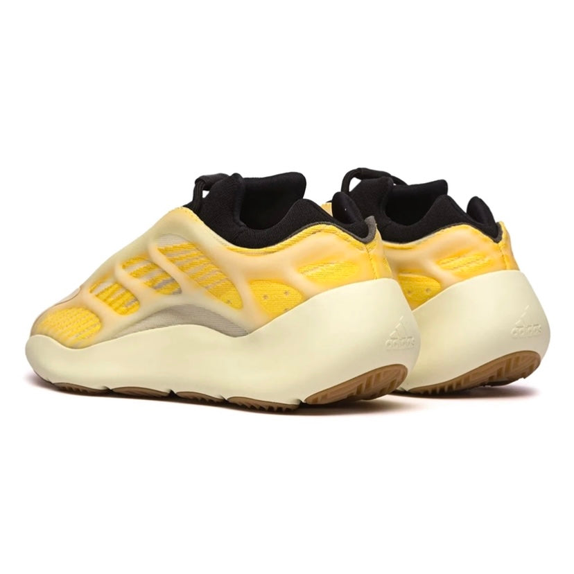 Yeezy 700 V3 Mono Safflower HP5425