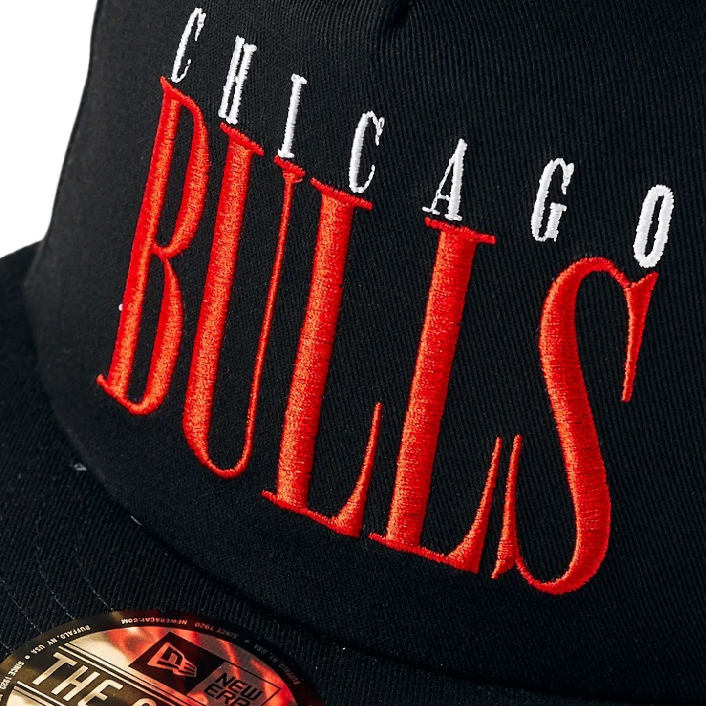 New Era Golfer Cap Chicago Bulls Classic Logo Black Red White Strapback Cap