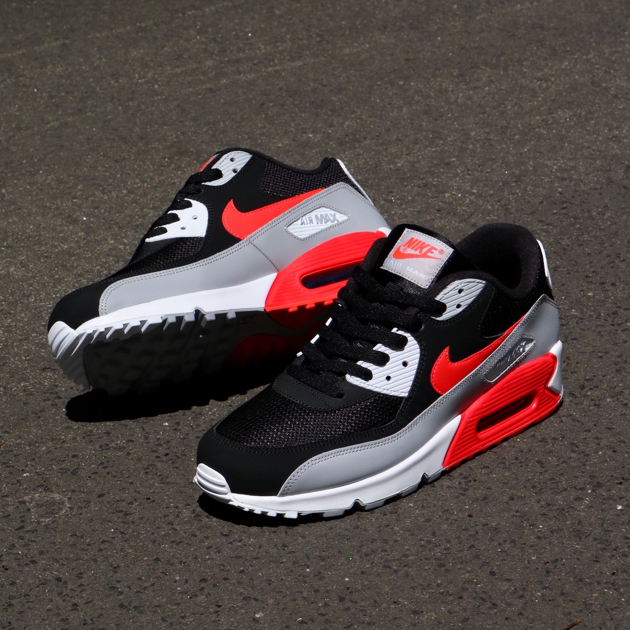Air Max 90 Wolf Grey Bright Crimson