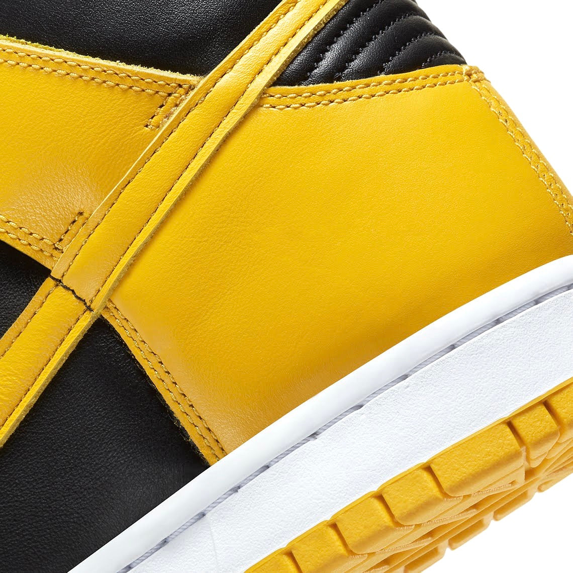 Nike Dunk Hi SP Black Varsity Maize