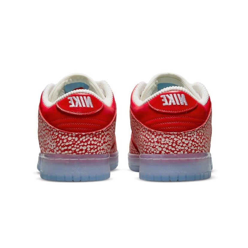 Dunk SB Low Stingwater Magic Mushroom by Nike